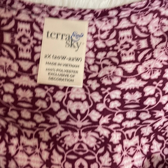 Terra & Sky plus Size Sleeveless Top - Picture 5 of 8